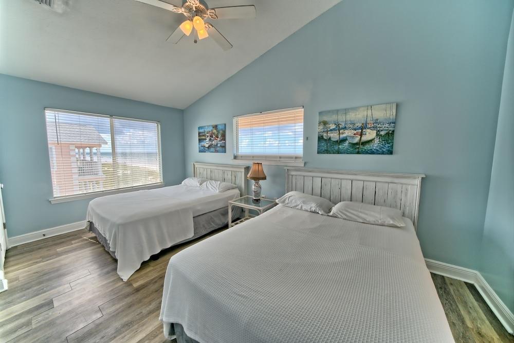 Pineapple Villas on Laguna Beach photo 9