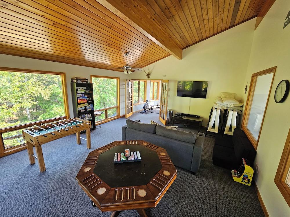 Bear Mountain Lodge photo 19