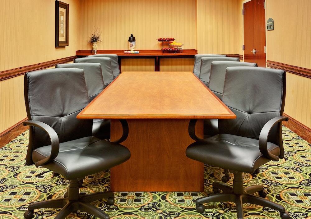 Holiday Inn Express & Suites Millington by IHG photo 36