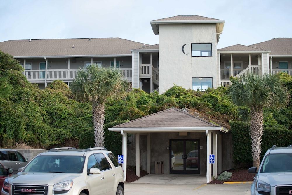 Atlantic Beach Resort, a Ramada by Wyndham photo 2