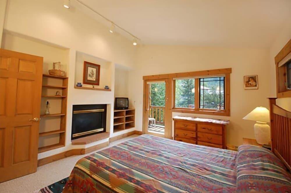 Saddle Creek Townhomes by Pioneer Ridge Management photo 57