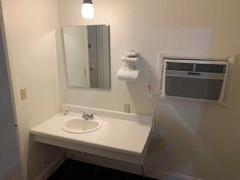 Sawmill Lodges Motel photo 8