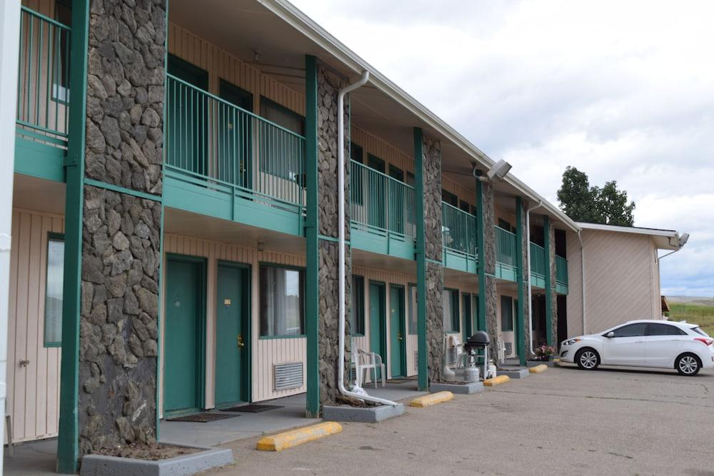 Travelers Inn & Suites photo 17