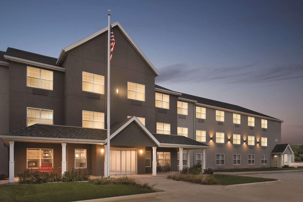 Country Inn & Suites by Radisson, Cedar Falls, IA — hotel in Cedar Falls