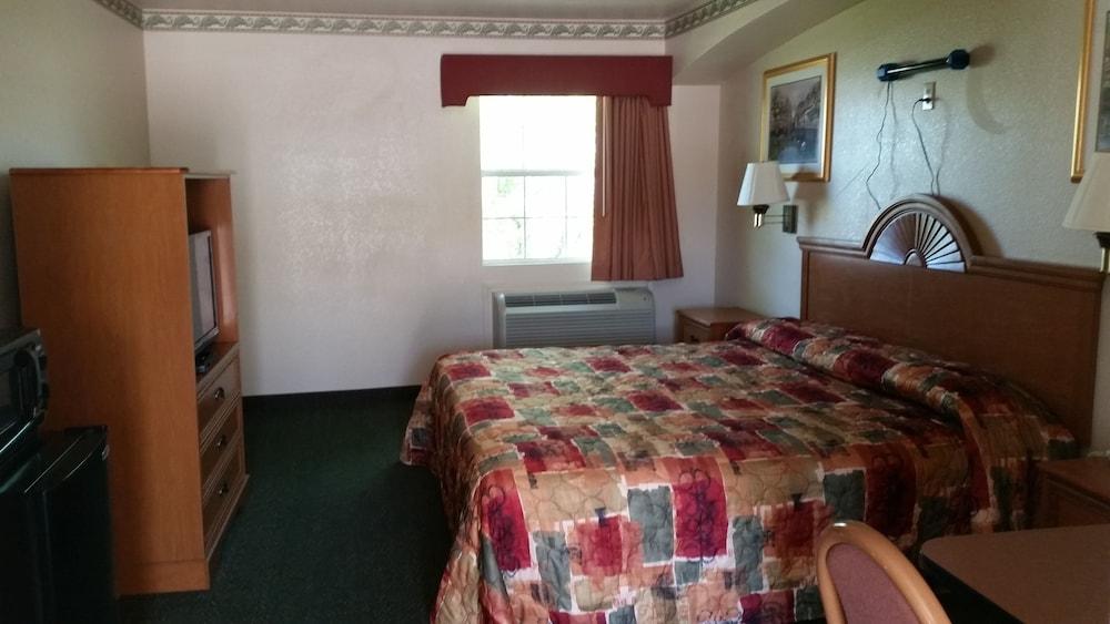 Haltom Inn photo 9
