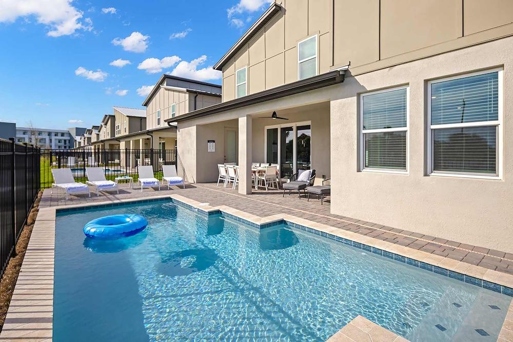 Harbor Island Beach Club by Villatel photo 40