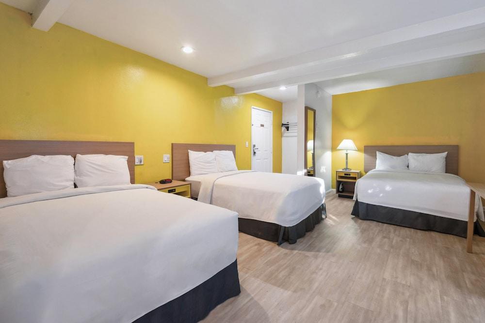 Hotel H-Wood photo 18