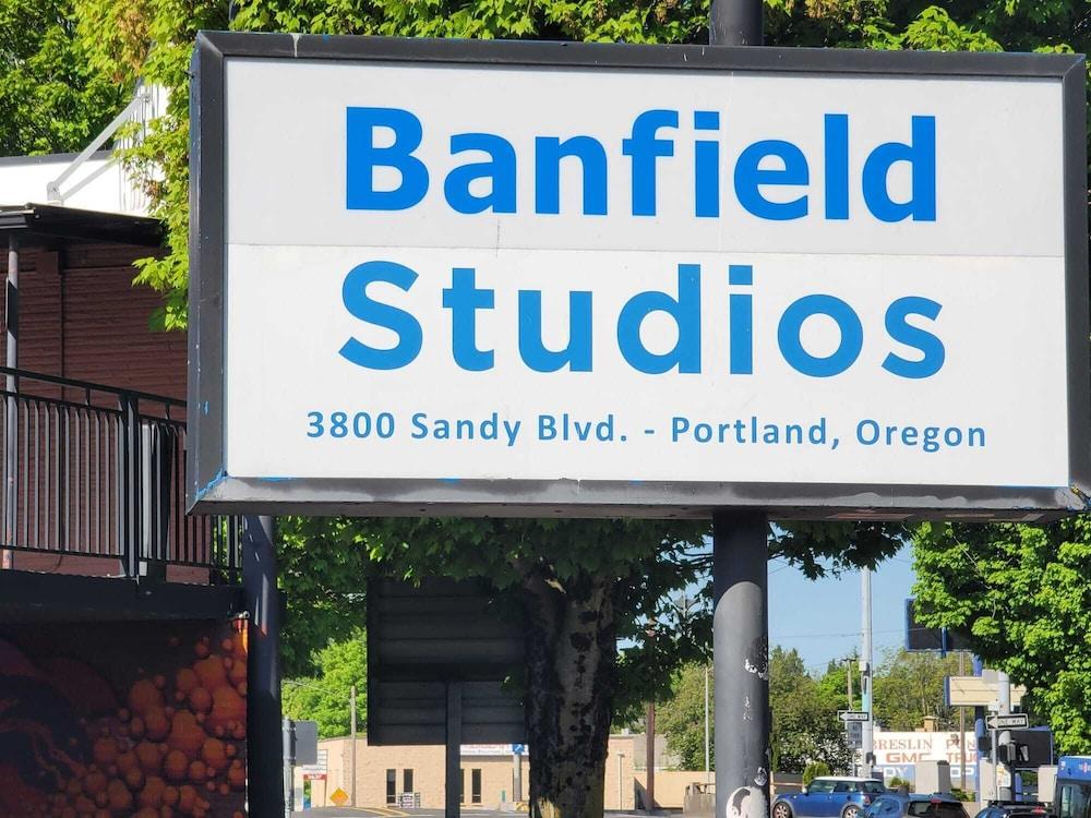 Banfield Studios By OYO Portland OR photo 2