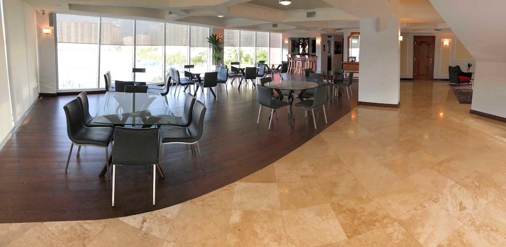 Intracostal Sunny Isles photo 25