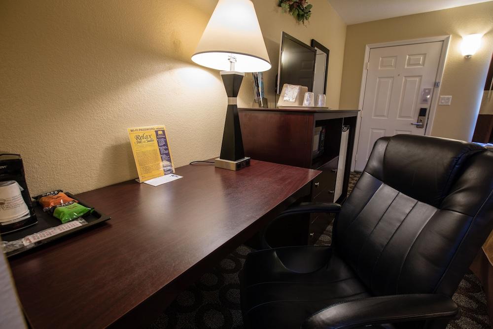 Relax Inn & Suites photo 20