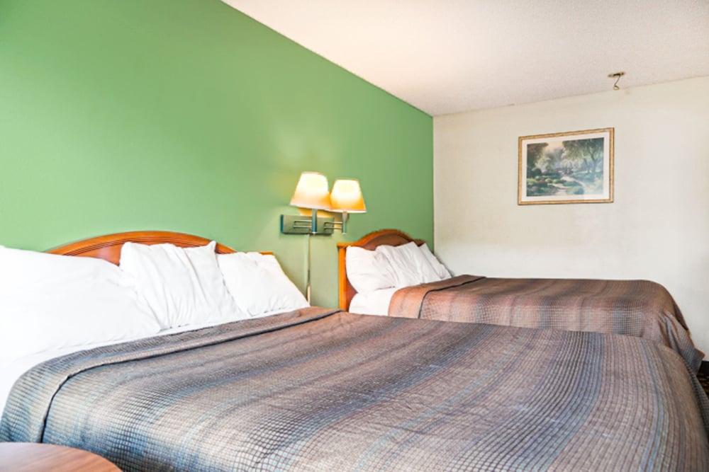 Economy Inn By OYO Ashburn photo 18