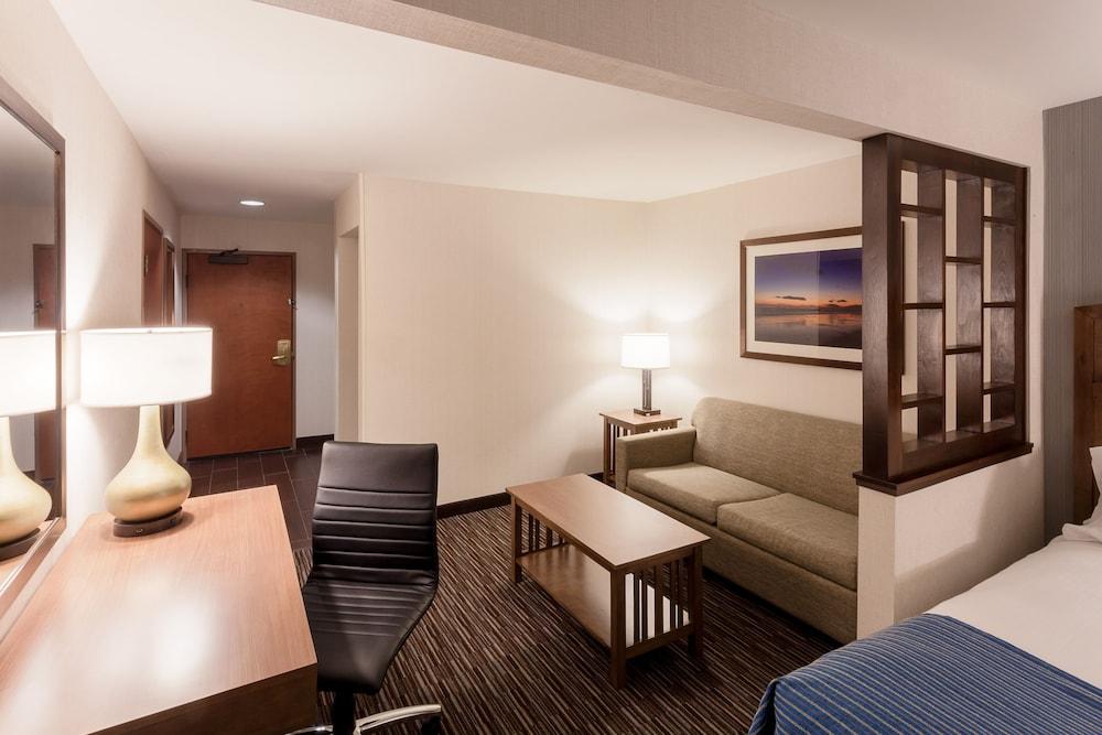 Holiday Inn Express & Suites Carpinteria by IHG photo 10