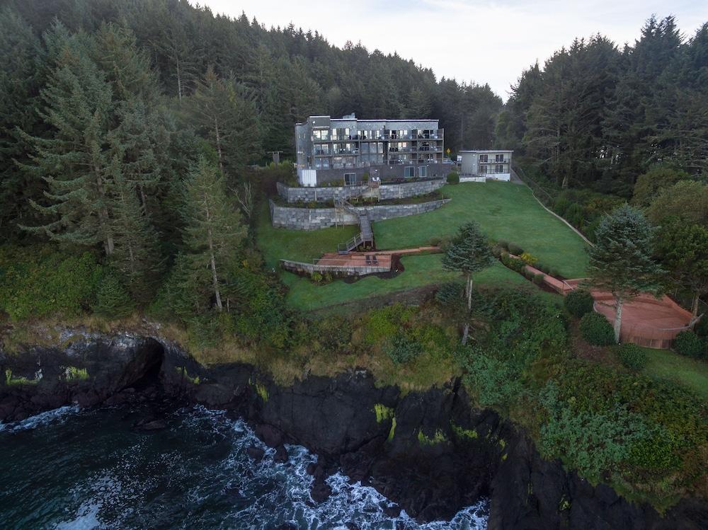 Whale Cove Inn photo 30