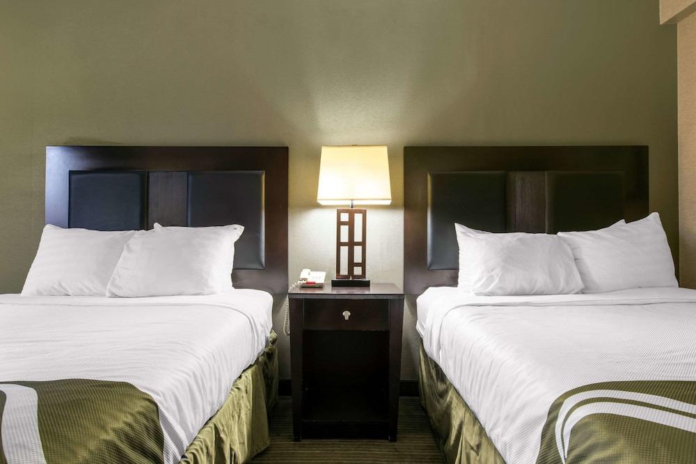Quality Inn & Suites Charleston - Civic Center photo 19