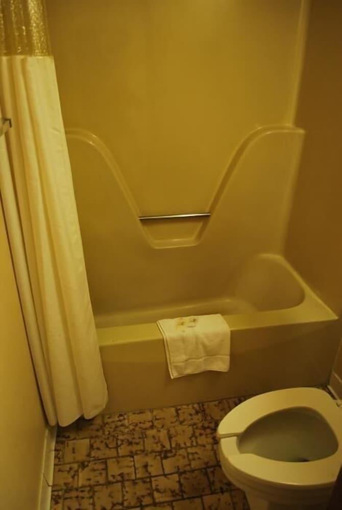 Bama Inn photo 9