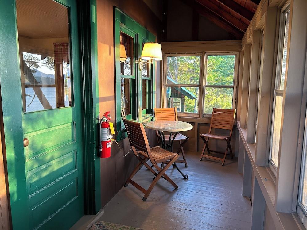 Paddler's Rest Lakeside Cabins and Hotel photo 66