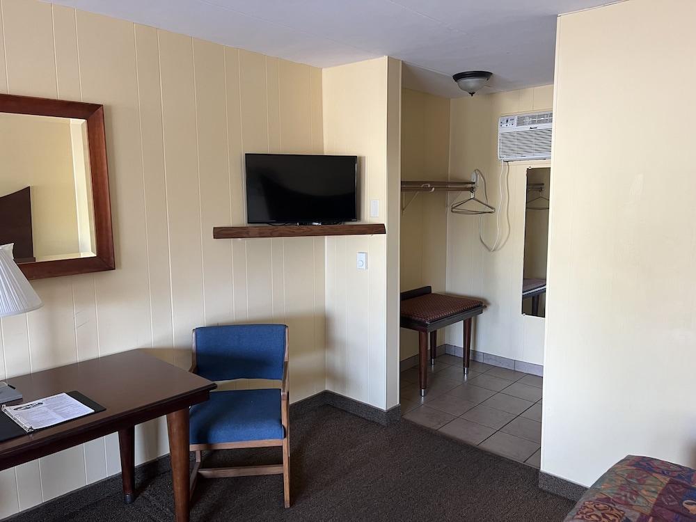 All Star Inn & Suites photo 43