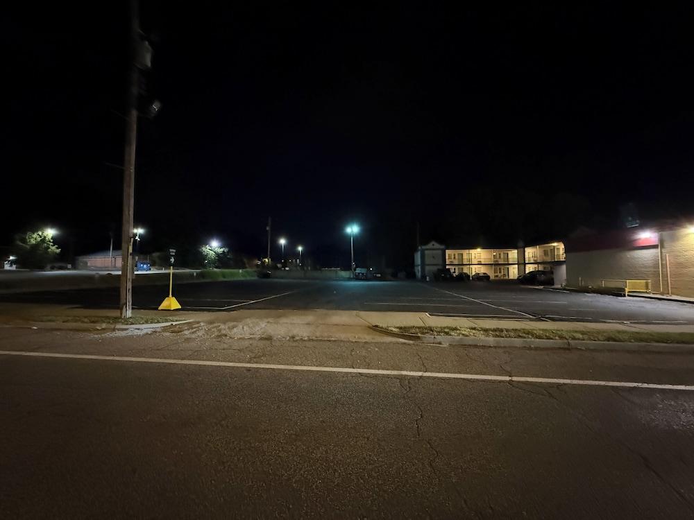 ECONOMY INN photo 15