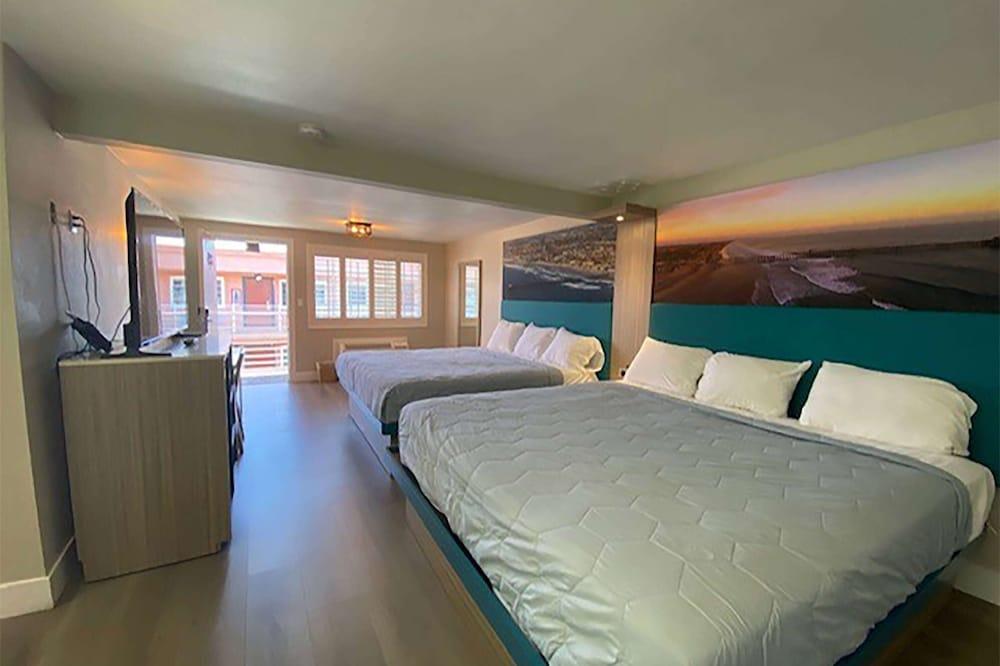 Super 8 by Wyndham Oceanside Downtown photo 5