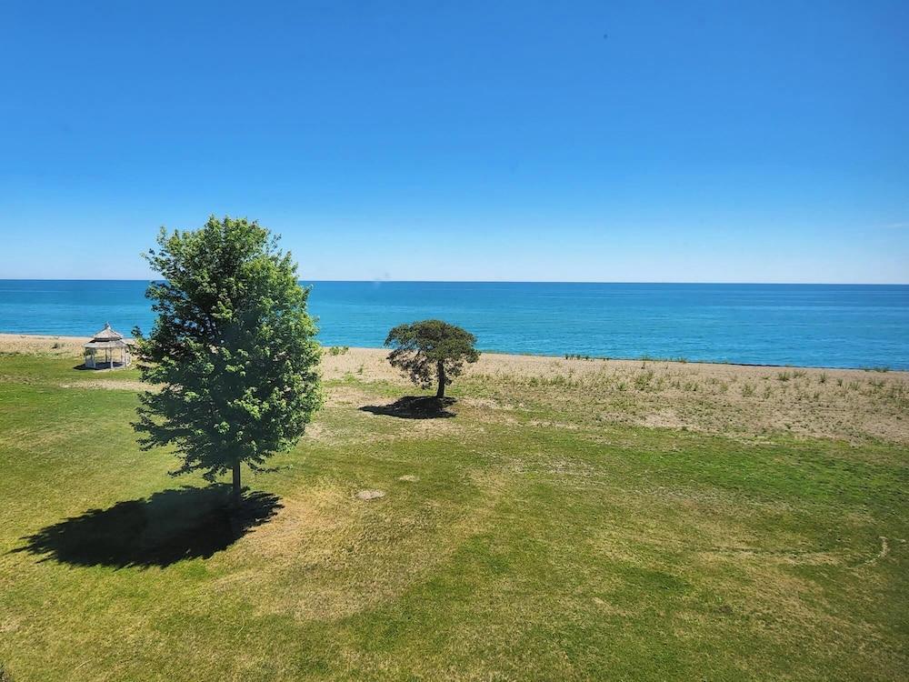 Illinois Beach Hotel photo 18