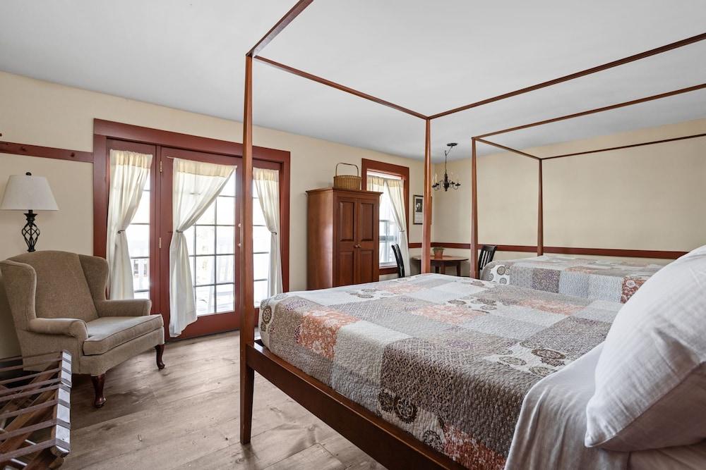 Artists Colony Inn photo 62