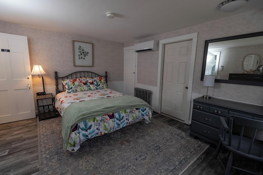 Blue Bear Inn photo 95