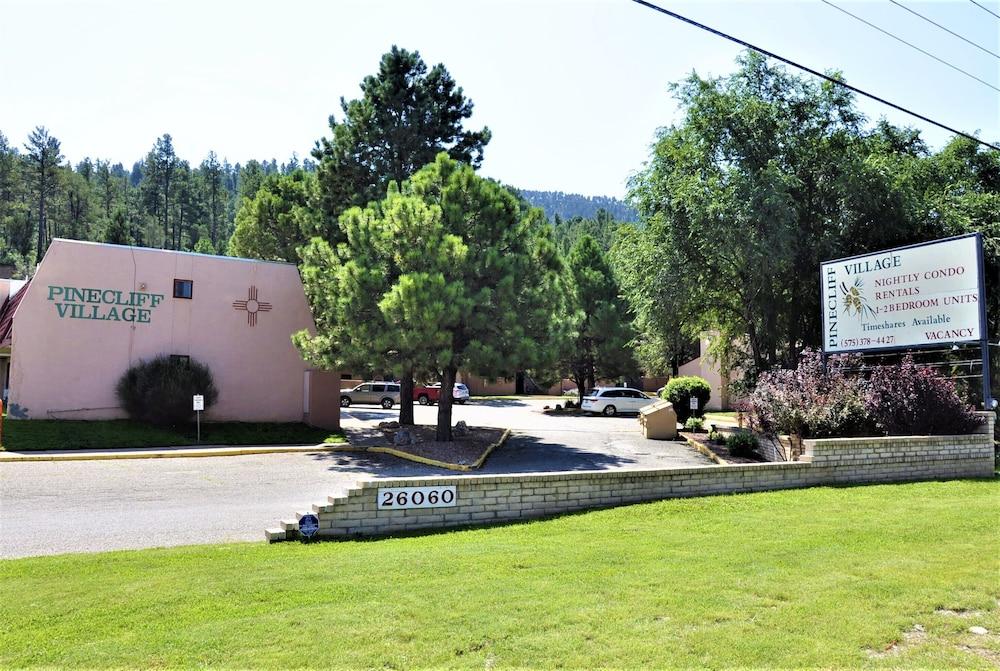 Pinecliff Village photo 4