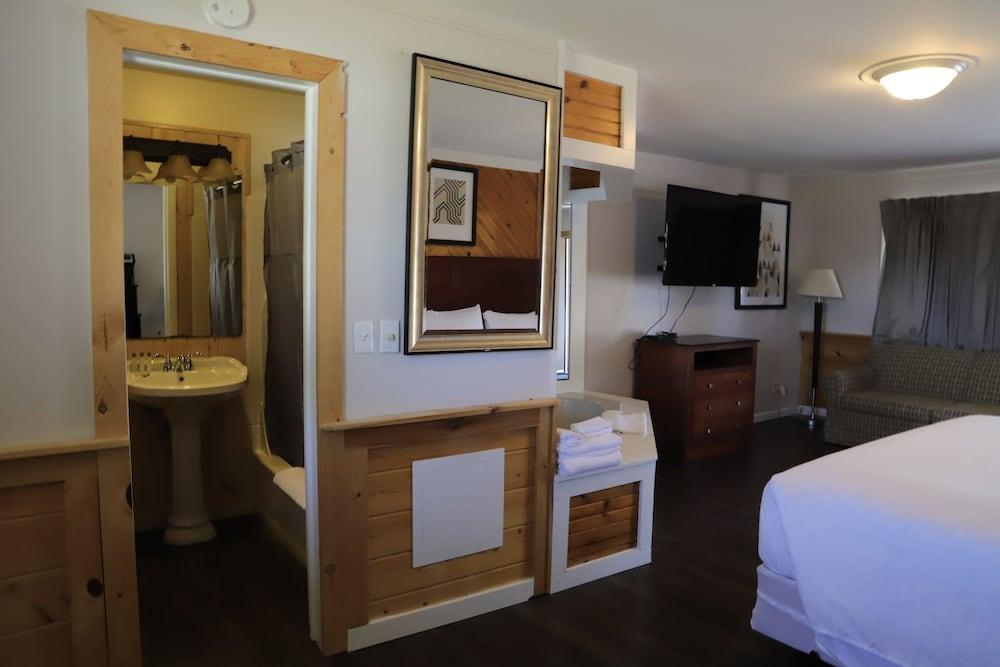 The Inn At Gull Lake photo 2