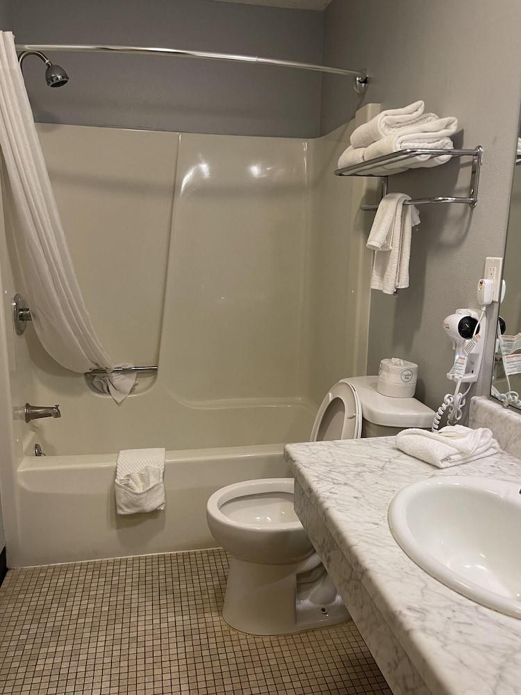 Quality Inn Frontier at U.S. Hwy 30 photo 13
