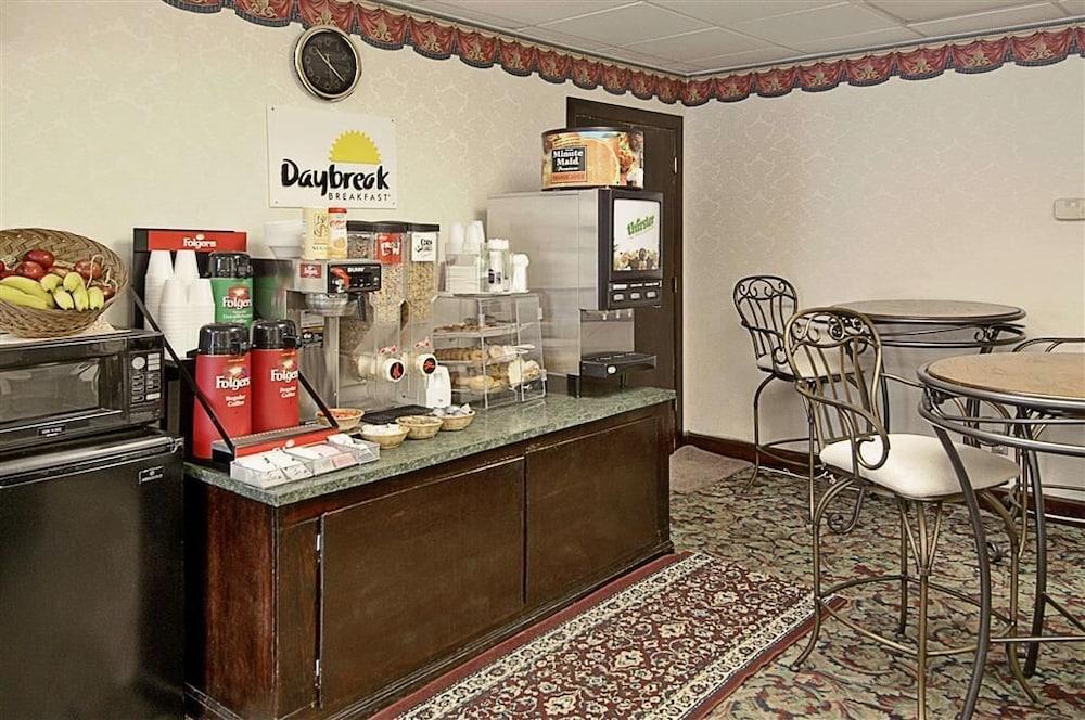 Rodeway Inn Concord - Kannapolis photo 6