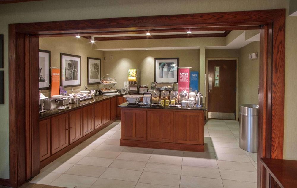 Hampton Inn South Haven photo 23