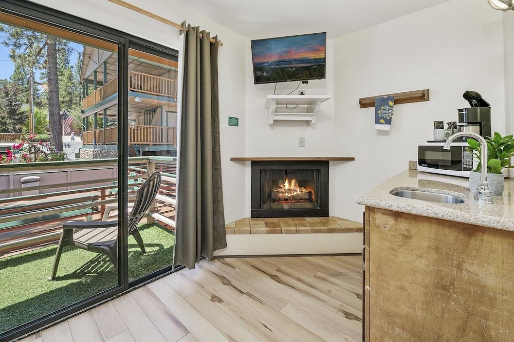 Big Bear Lakefront Lodge photo 72