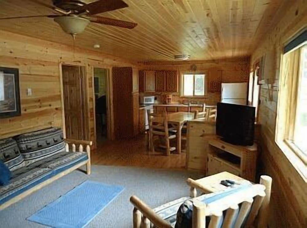 Red Door Resort & Motel photo 19