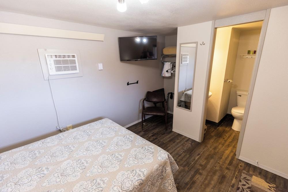 Sunset RV Park and Motel photo 15