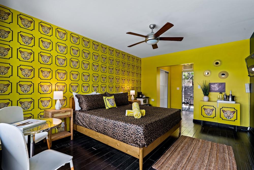 Cheetah Hotel photo 6