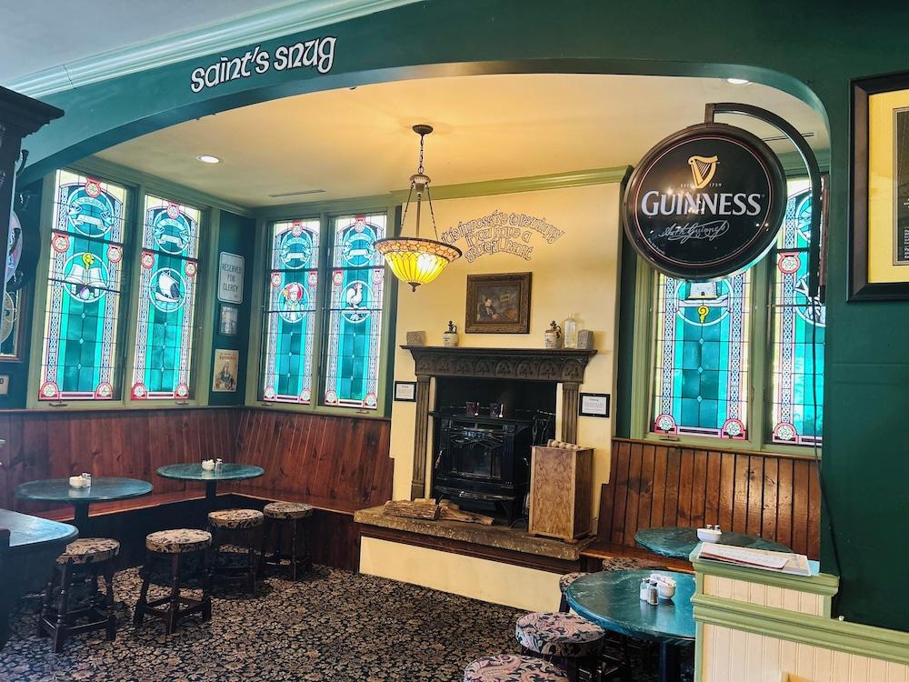 County Clare Irish Hotel & Pub photo 12