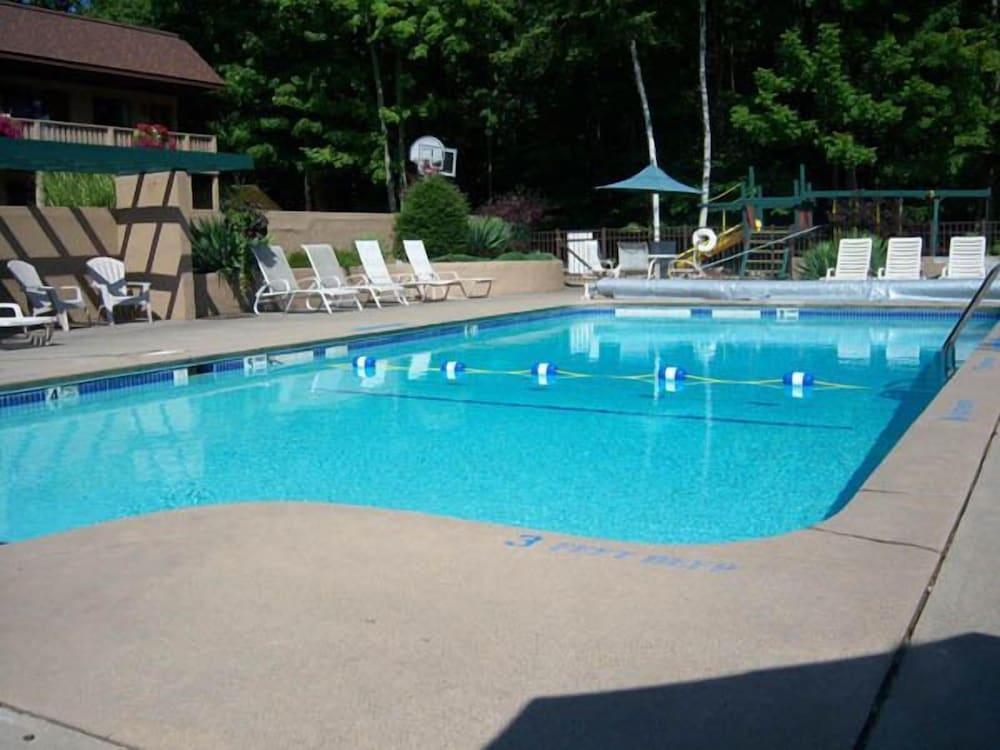 Tall Pines Motel photo 17