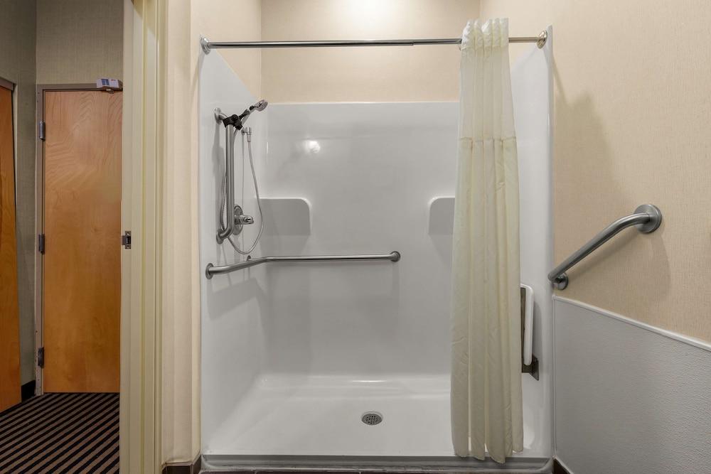 Sonesta Essential Indianapolis Airport photo 14
