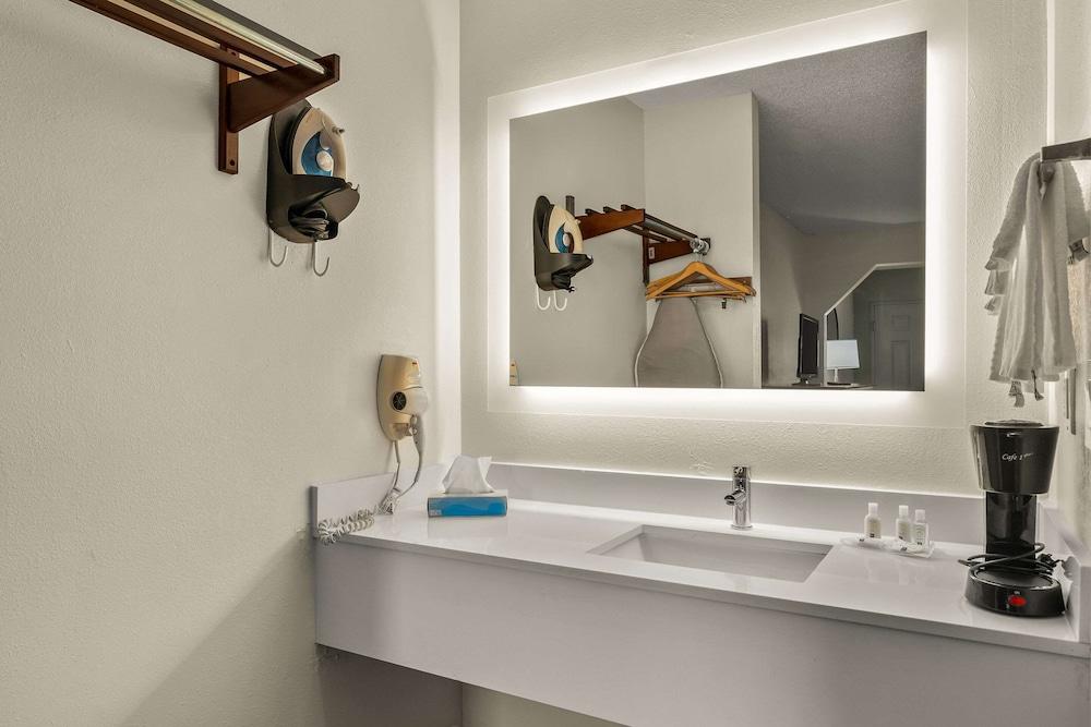 Quality Inn & Suites Dublin photo 26
