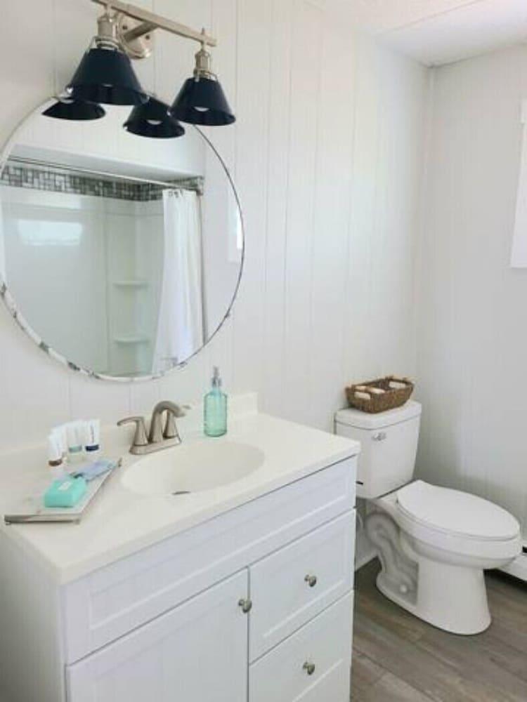 Coastal Inn photo 36