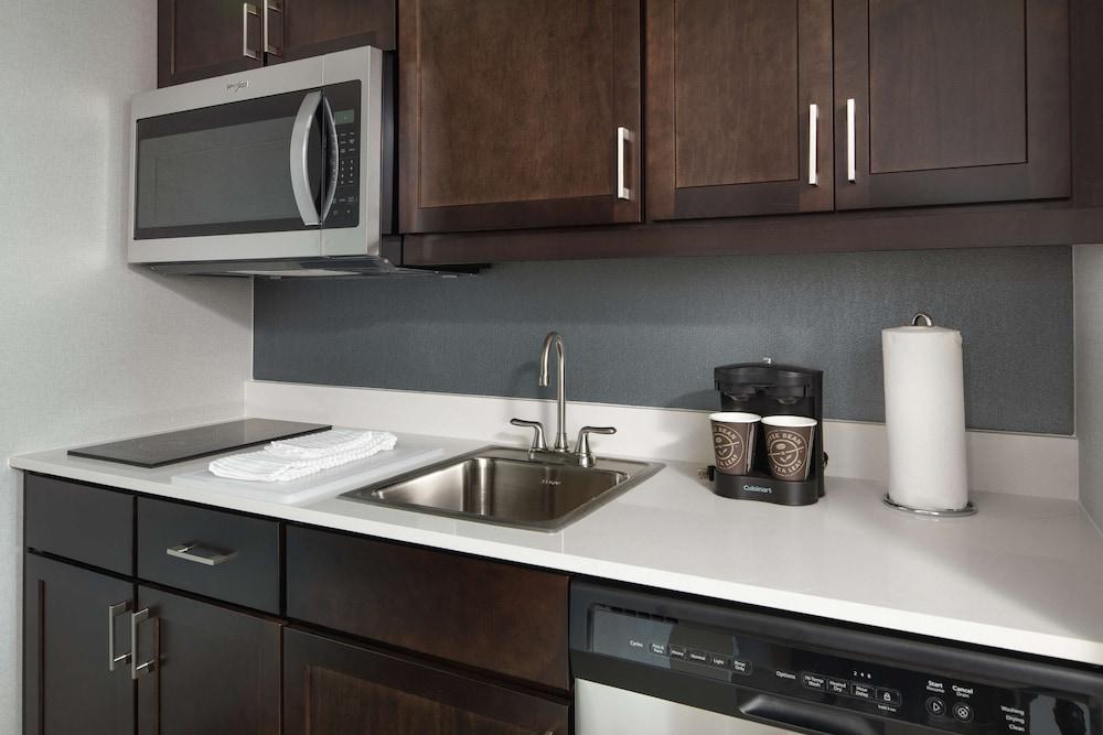Homewood Suites by Hilton Teaneck Glenpointe photo 23