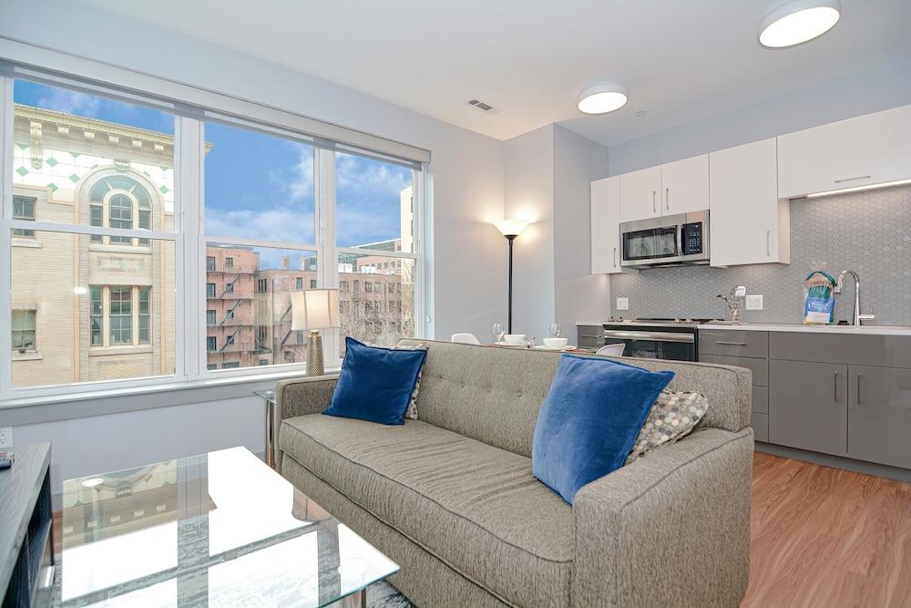 Global Luxury Suites Downtown Providence photo 64