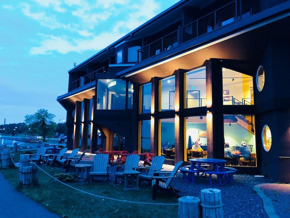 Blue Wave Inn photo 16
