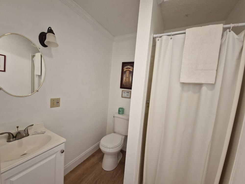 Sandcastle Beachfront Inn photo 29