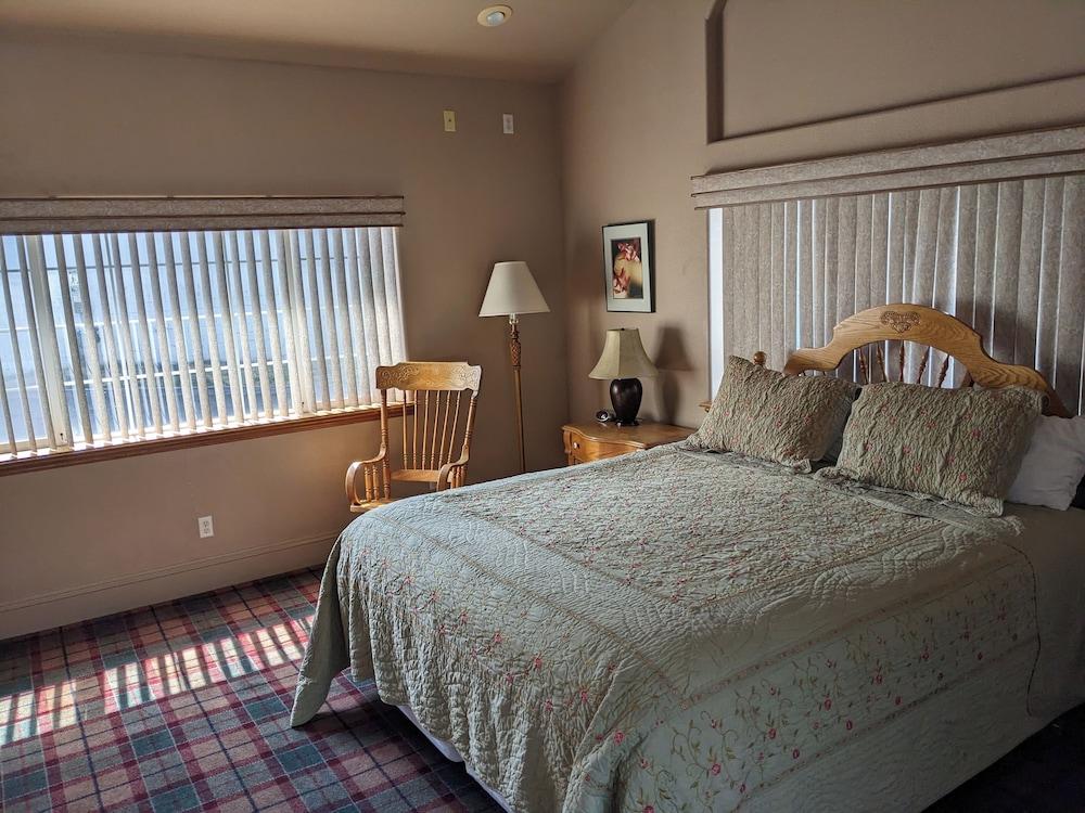 Hi-Lo Motel, Cafe and RV Park Mount Shasta Area photo 12