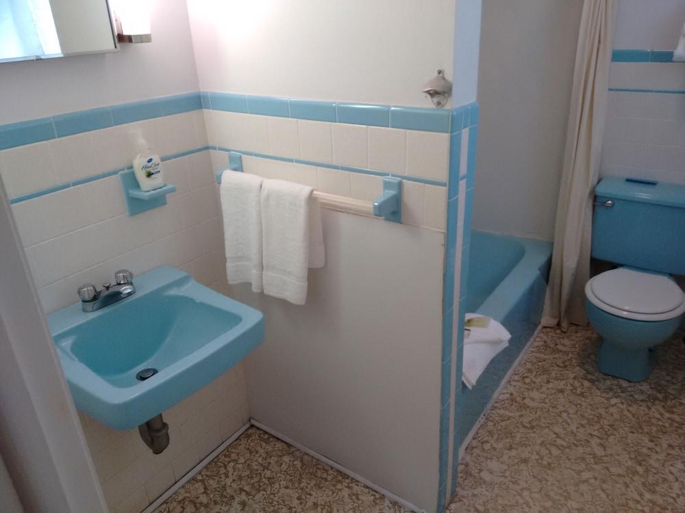 Cape View Motel photo 15