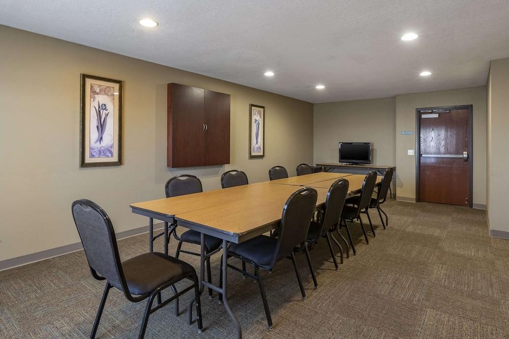 Sleep Inn & Suites Pleasant Hill - Des Moines photo 97
