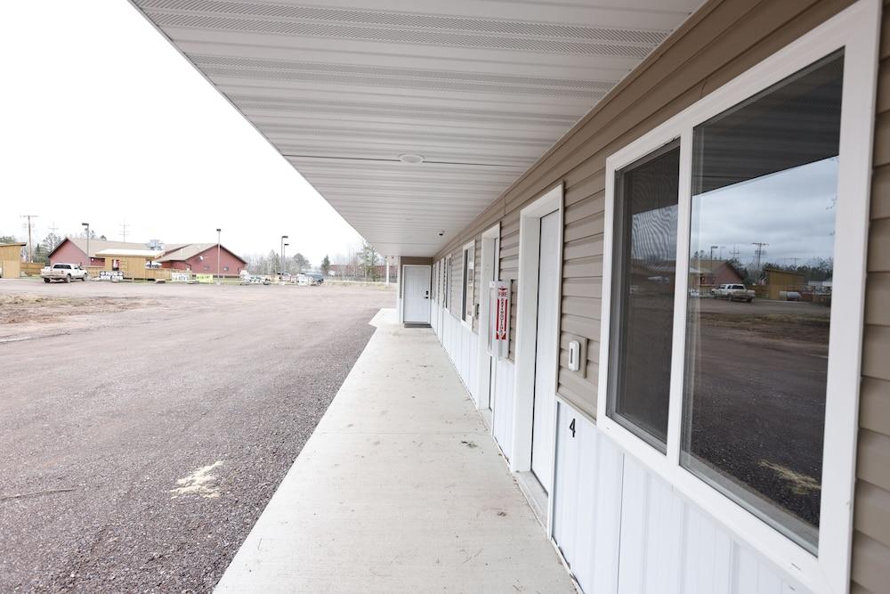 Bears Den Motel photo 16