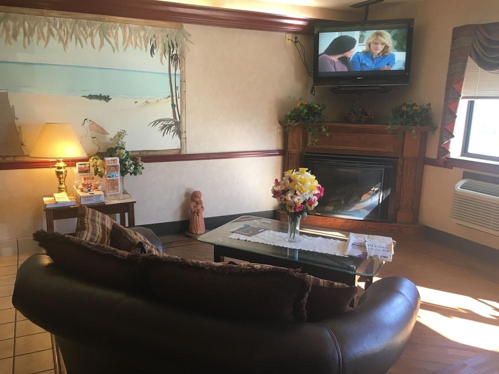 Derby Inn & Suites photo 20