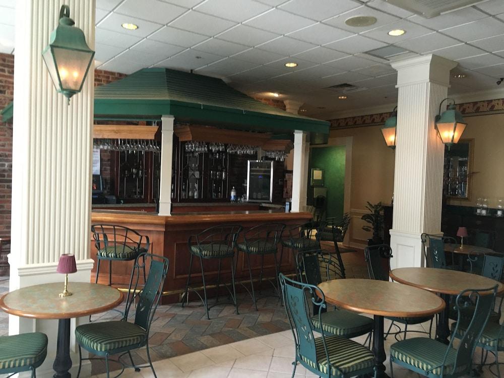 French Quarter Inn photo 10